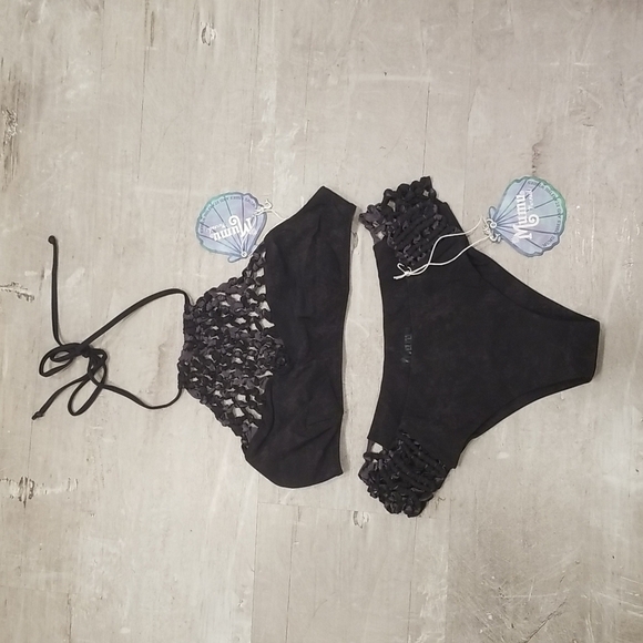 💕SHOW ME YOUR MUMU💕 Himalayan High Neck Top + Shoreline Macrame Bottom Black M - Picture 5 of 11